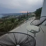 Newly Renovated Endless View Dimitra's House بيت للعطل Vlachata