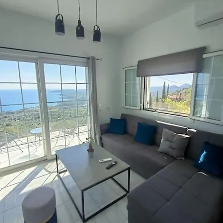 Newly Renovated Endless View Dimitra's House Hébergement de vacances Vlachata