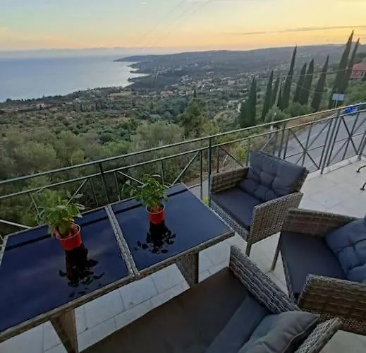 Newly Renovated Endless View Dimitra's House Hébergement de vacances