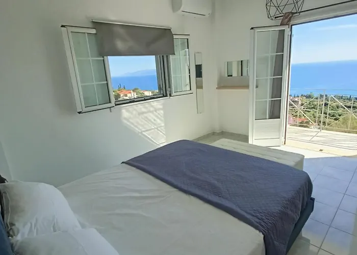Newly Renovated Endless View Dimitra's House Hébergement de vacances Vlachata