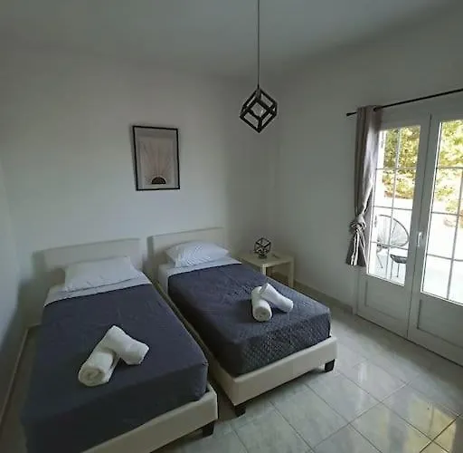 Newly Renovated Endless View Dimitra's House Hébergement de vacances