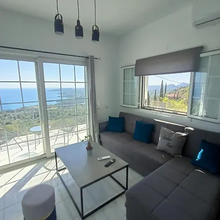 度假居 Newly Renovated Endless View Dimitra's House *